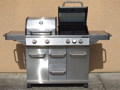 loc-grill-plancha-gaz Un double gril et plancha, loué par Loc' Grill, pour des grillades savoureuses.