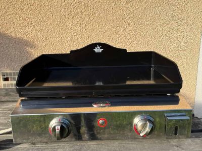 loc-grill-plancha Plancha louée par Loc' Grill, pour réaliser vos grillades à la plancha.